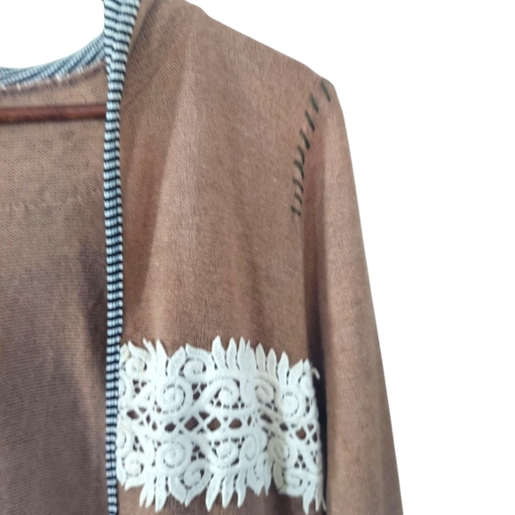 Gimmicks by BKE Floral Paisley Open Front Sweater Cardigan - Picture 3 of 8